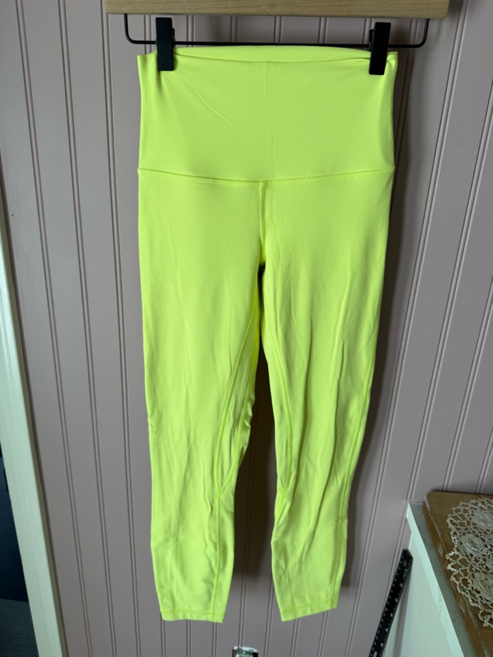 Lululemon Neon align Leggings size 4- double lined